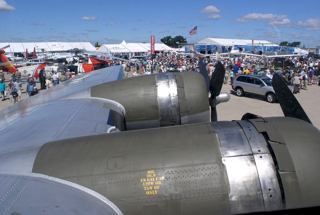Pilots view of the wing in a B-17